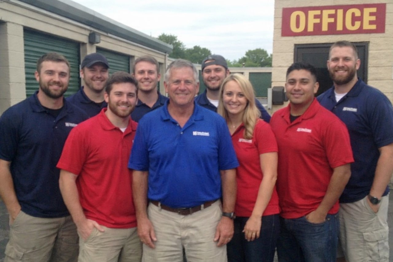 Water damage restoration professionals in Paramount, CA